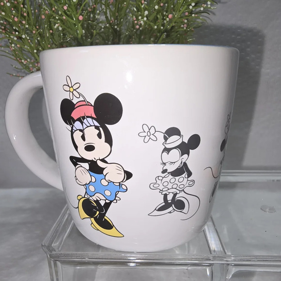 Disney Minnie Mouse White Mug - Picture 3 of 6